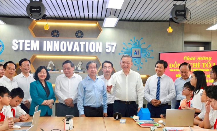 Tư tưởng Hồ Chí Minh về phát triển đội ngũ nhà giáo và sự vận dụng của Đảng trong giai đoạn hiện nay